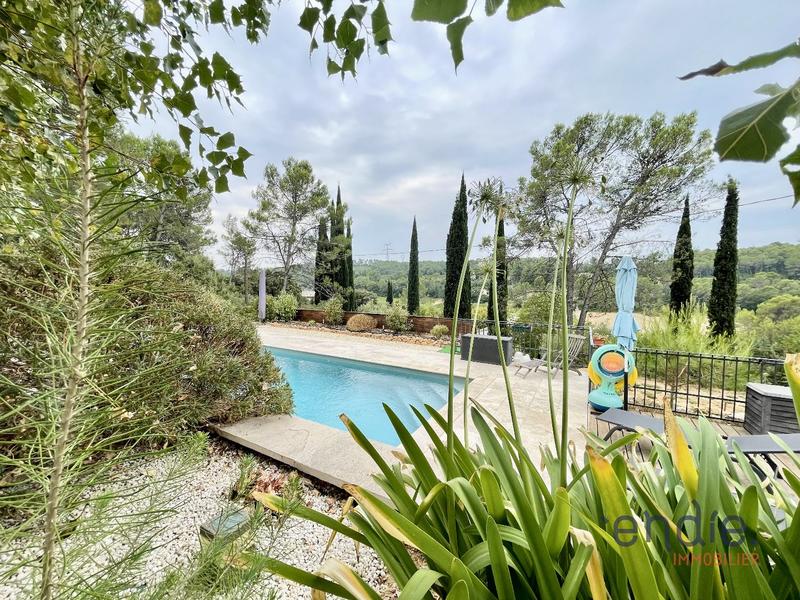 Maison - 147 m² - 6 pièces