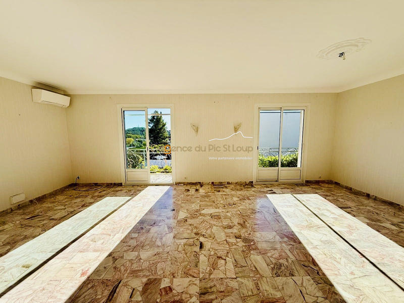 Appartement - 160 m² - 6 pièces