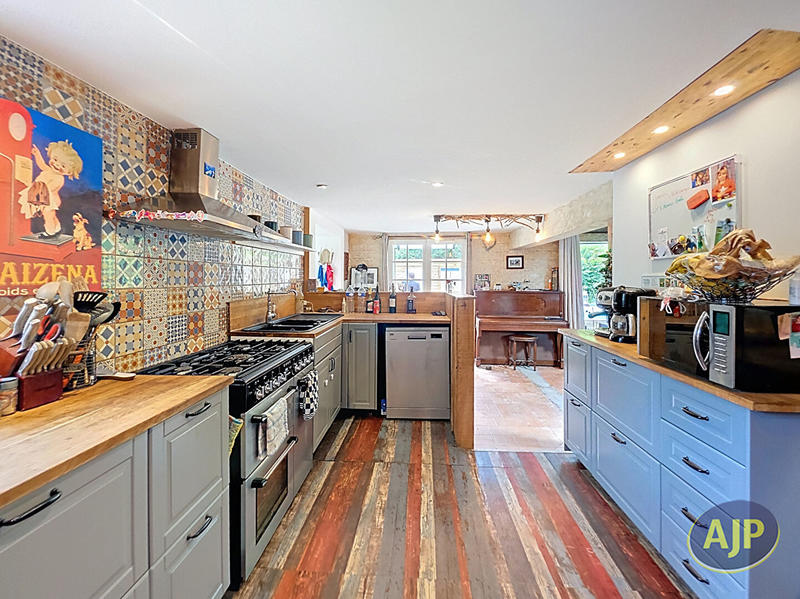 Maison - 174 m² - 7 pièces