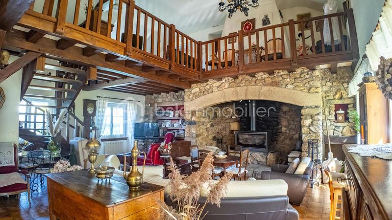 Propriété - 283 m² - 7 pièces