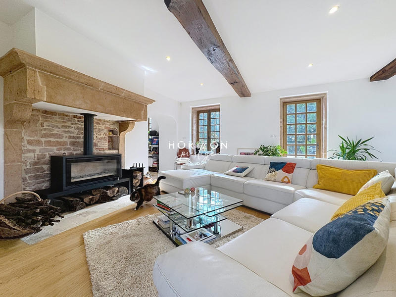 Maison ancienne - 224 m² - 7 pièces