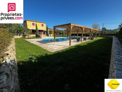 Maison - 230 m² - 10 pièces