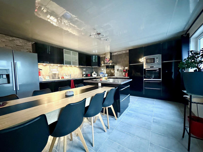 Maison - 133 m² - 6 pièces