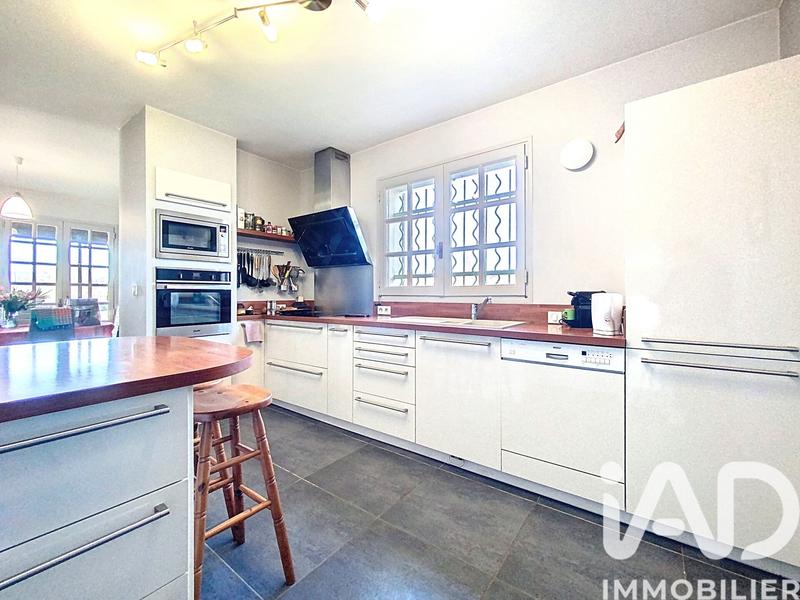 Maison - 140 m² - 6 pièces