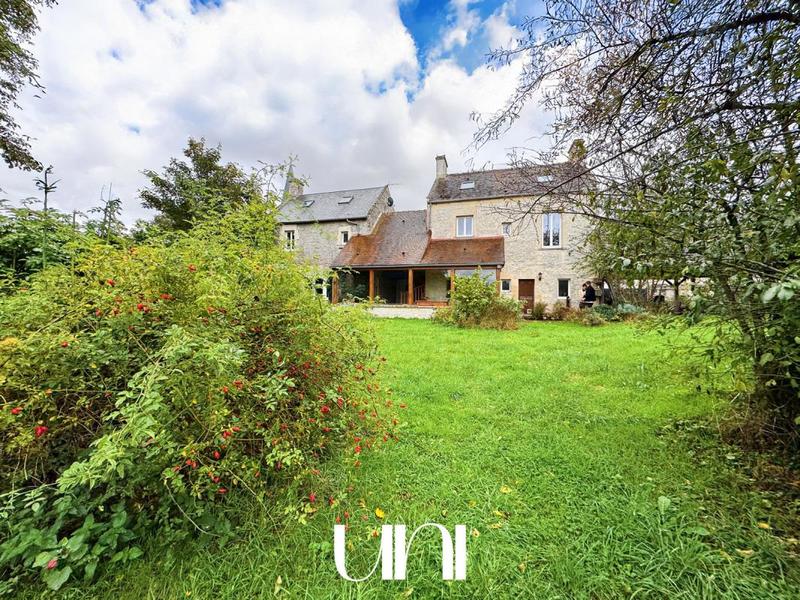 Maison - 225 m² - 7 pièces