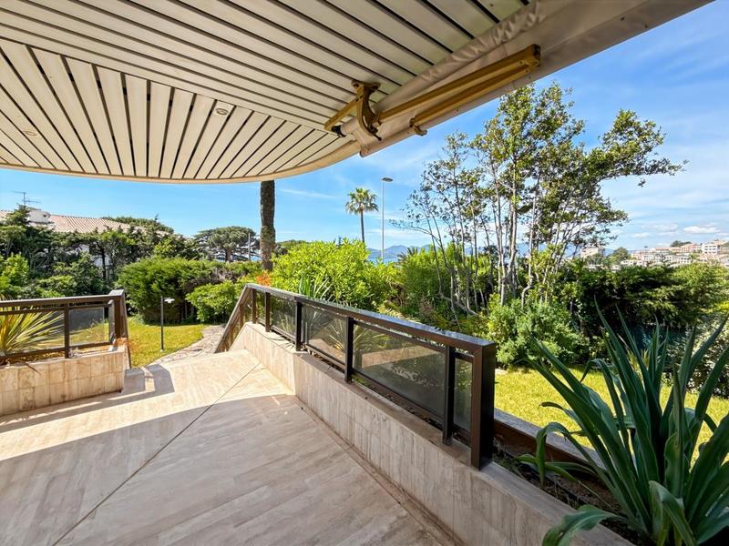 Appartement - 270 m² - 6 pièces