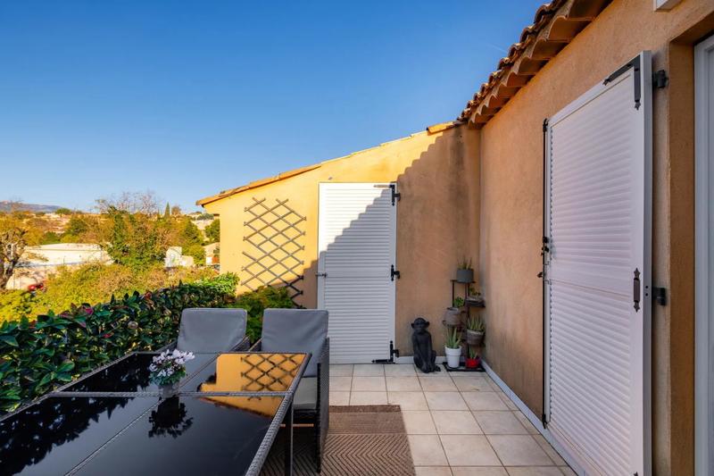 Appartement - 77 m² - 3 pièces