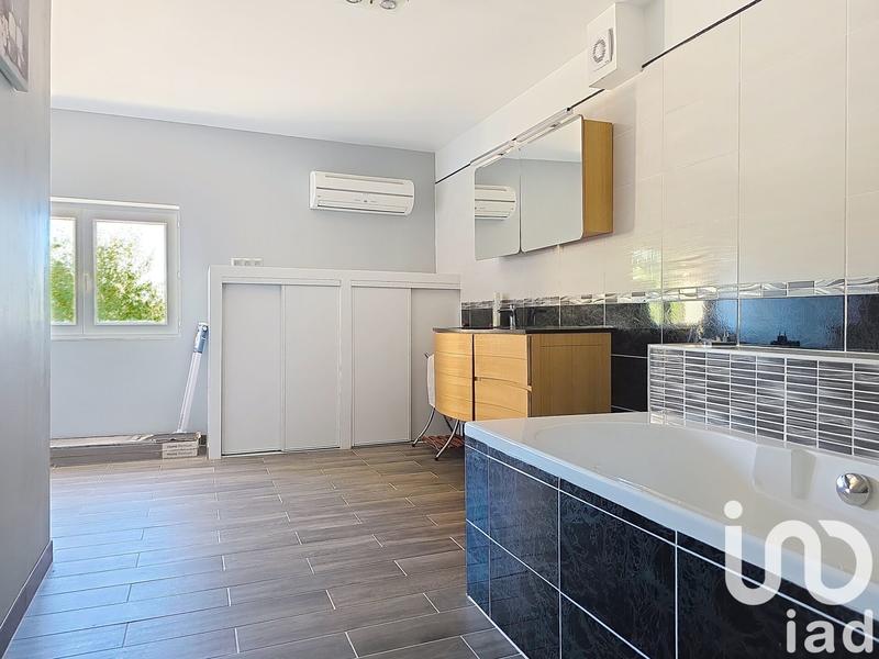 Maison - 232 m² - 8 pièces