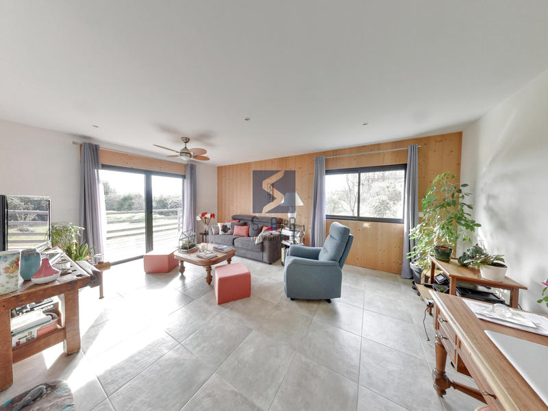 Maison - 160 m² - 5 pièces