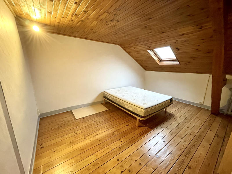 Maison - 250 m² - 11 pièces