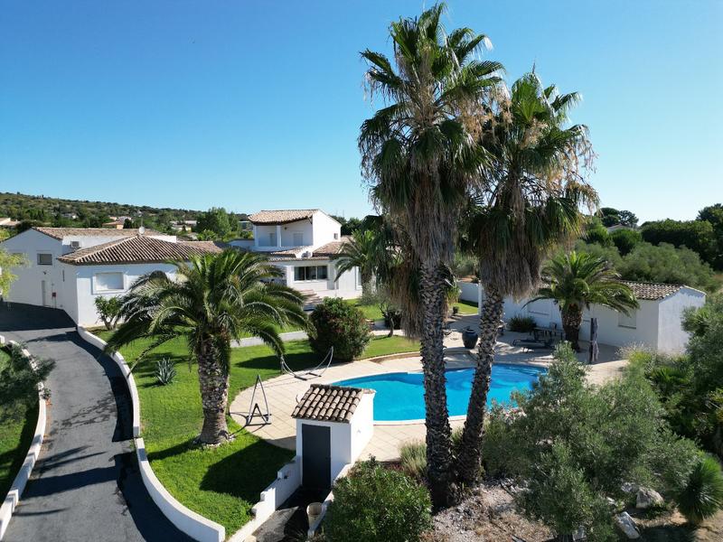 Maison - 335 m² - 8 pièces