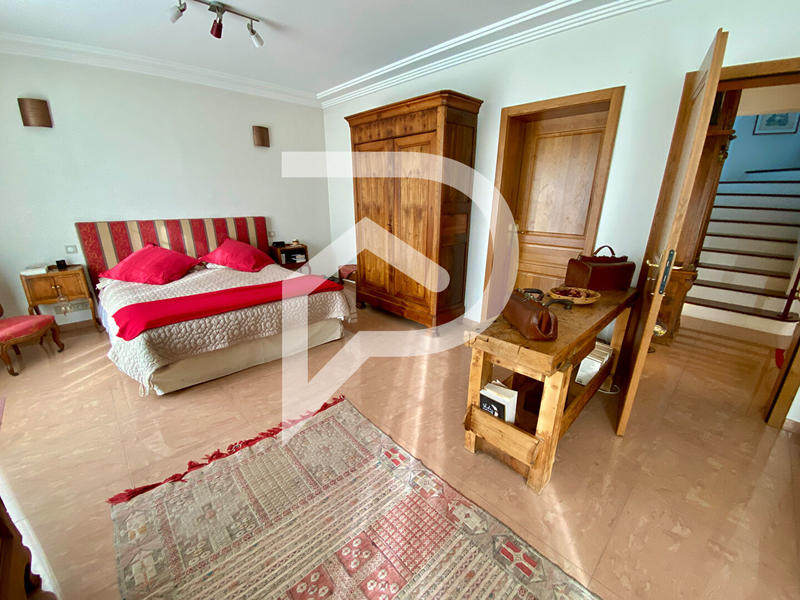 Maison - 282 m² - 7 pièces