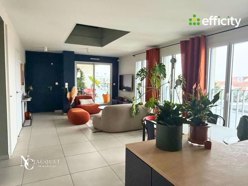 Appartement - 106 m² - 4 pièces