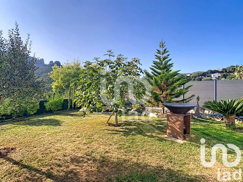 Maison - 200 m² - 7 pièces