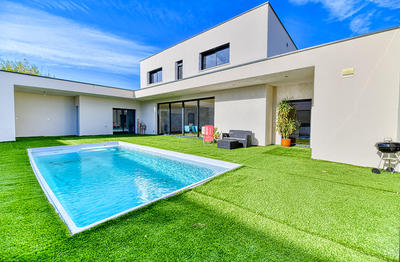 Maison - 231 m² - 6 pièces