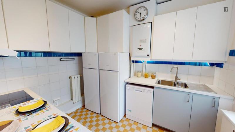 Chambre - 11 m² - 6 pièces