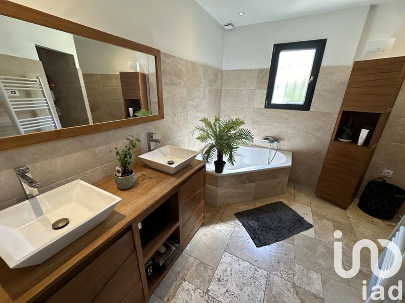 Maison - 163 m² - 6 pièces