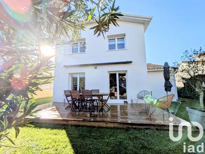 Maison - 93 m² - 4 pièces