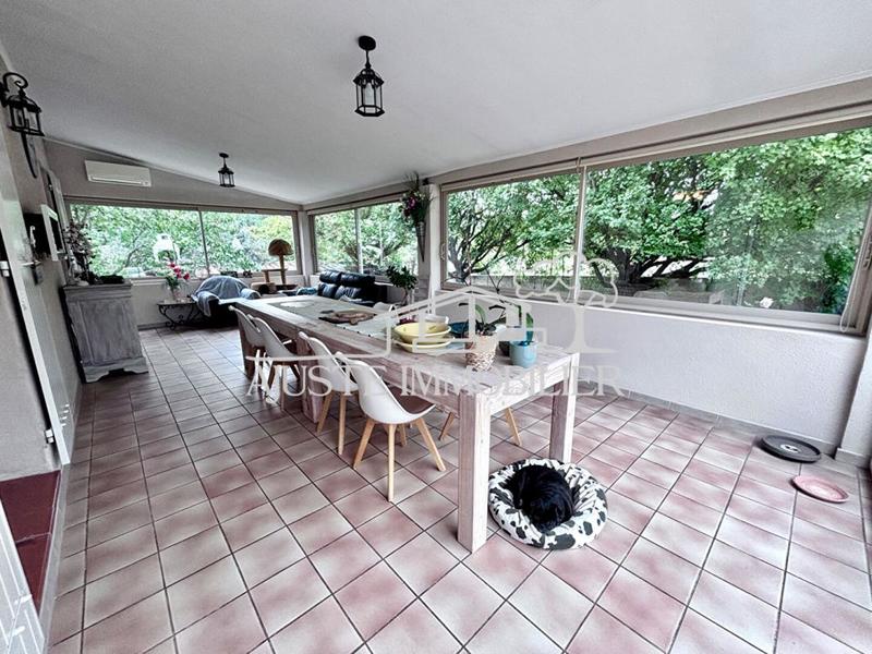 Maison traditionnelle - 170 m² - 4 pièces