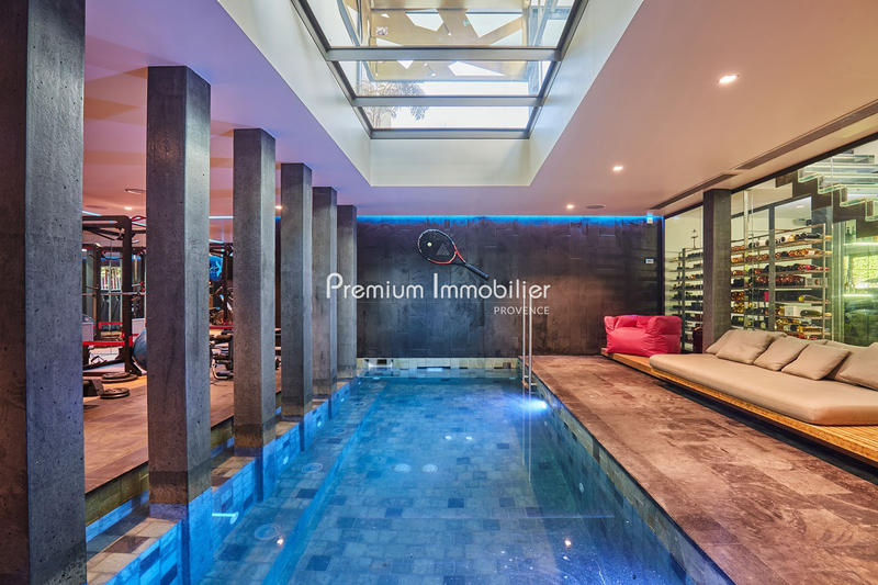 Maison contemporaine - 650 m² - 15 pièces