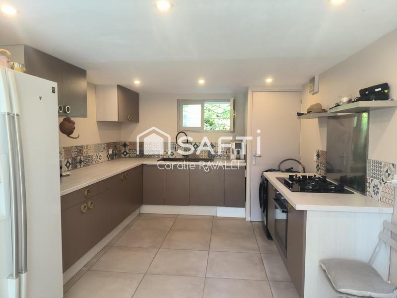 Maison - 160 m² - 9 pièces