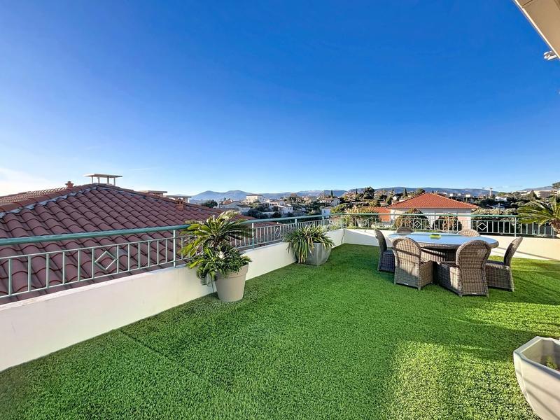 Appartement - 79 m² - 3 pièces