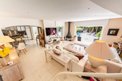 Maison - 180 m² - 6 pièces