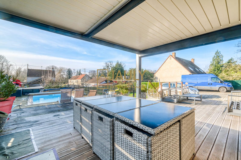 Maison traditionnelle - 173 m² - 7 pièces