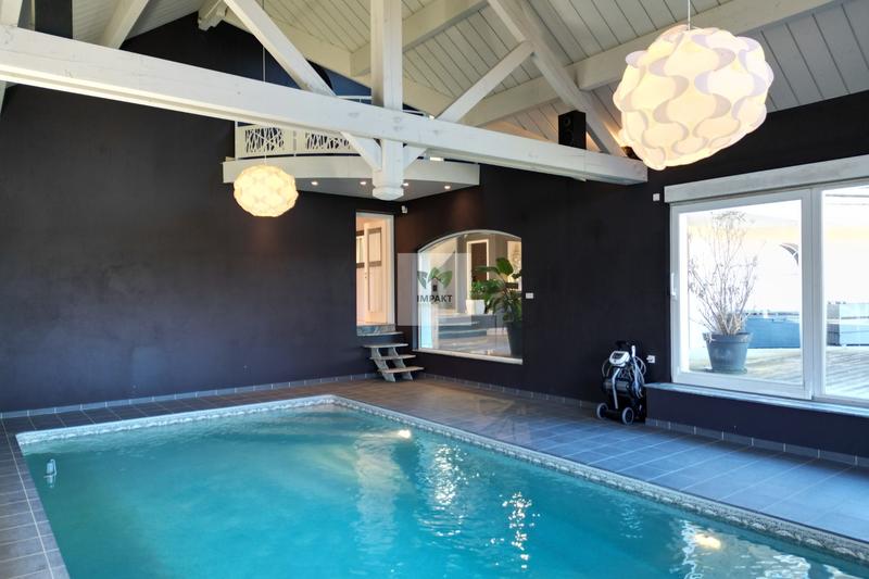 Maison contemporaine - 312 m² - 10 pièces