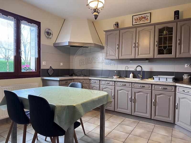 Maison - 183 m² - 8 pièces