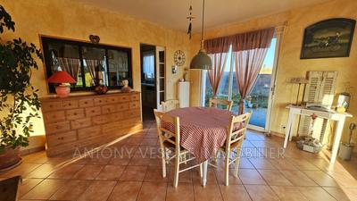 Maison - 151 m² - 7 pièces