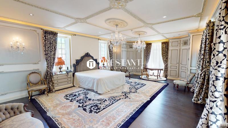 Demeure - 716 m² - 7 pièces