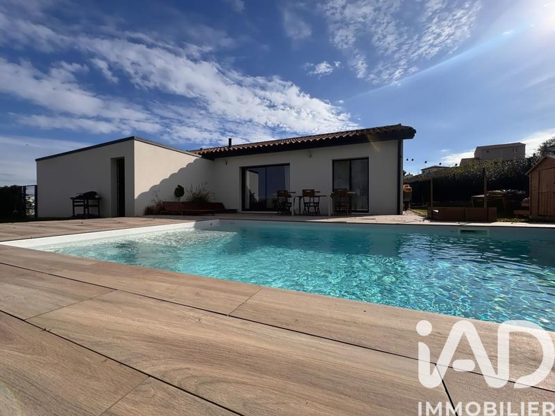 Maison - 98 m² - 4 pièces