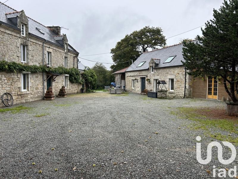 Maison - 379 m² - 10 pièces