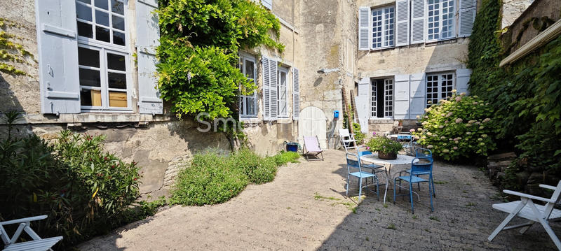 Propriété - 350 m² - 9 pièces