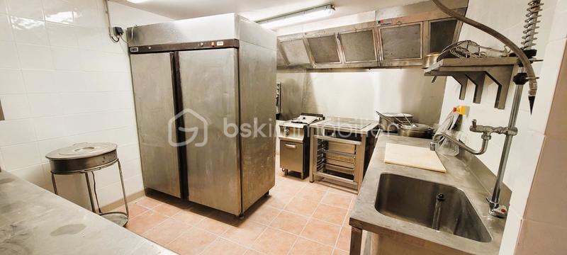 Appartement - 181 m² - 6 pièces