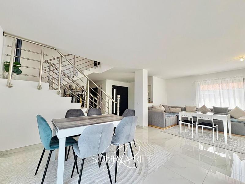 Maison - 137 m² - 5 pièces