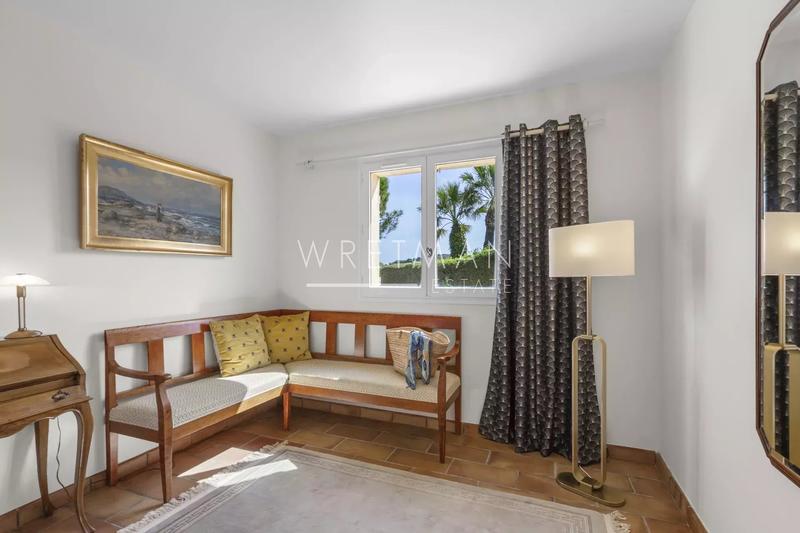 Maison - 218 m² - 9 pièces