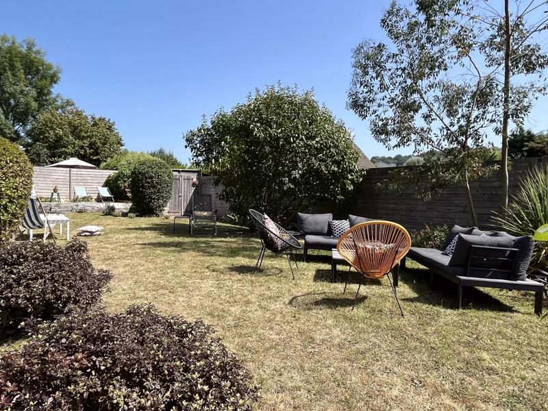 Maison - 220 m² - 9 pièces