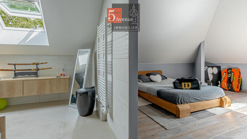 Maison - 450 m² - 9 pièces