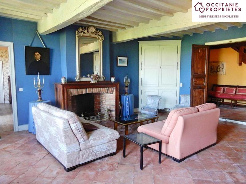 Demeure - 303 m² - 10 pièces