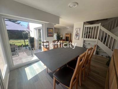 Maison traditionnelle - 155 m² - 7 pièces