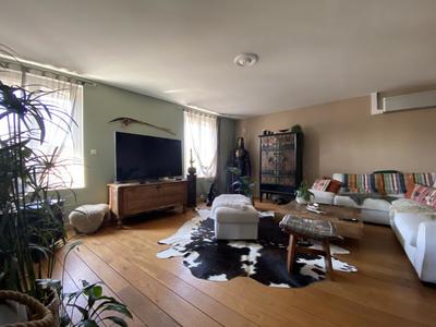 Loft - 129 m² - 6 pièces