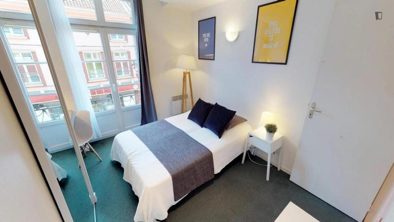 Chambre - 9 m² - 5 pièces