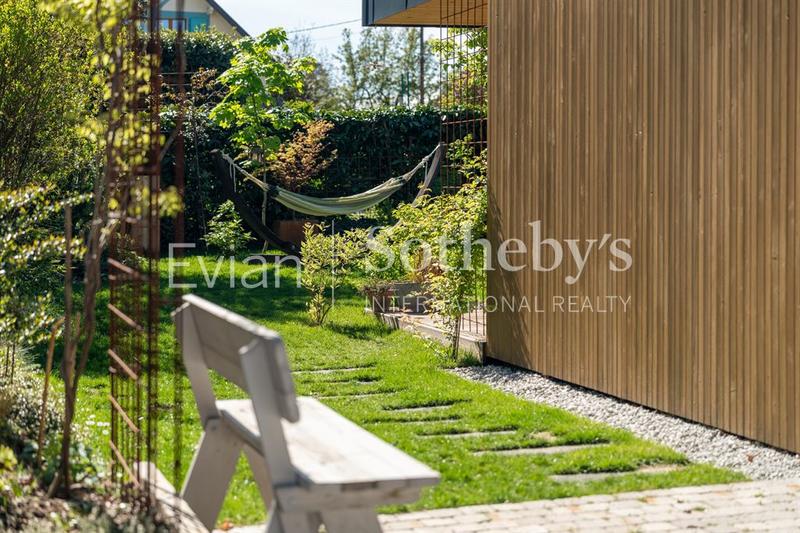 Maison - 225 m² - 9 pièces