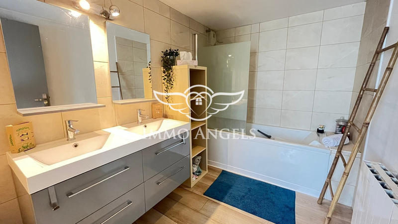 Maison - 86 m² - 5 pièces