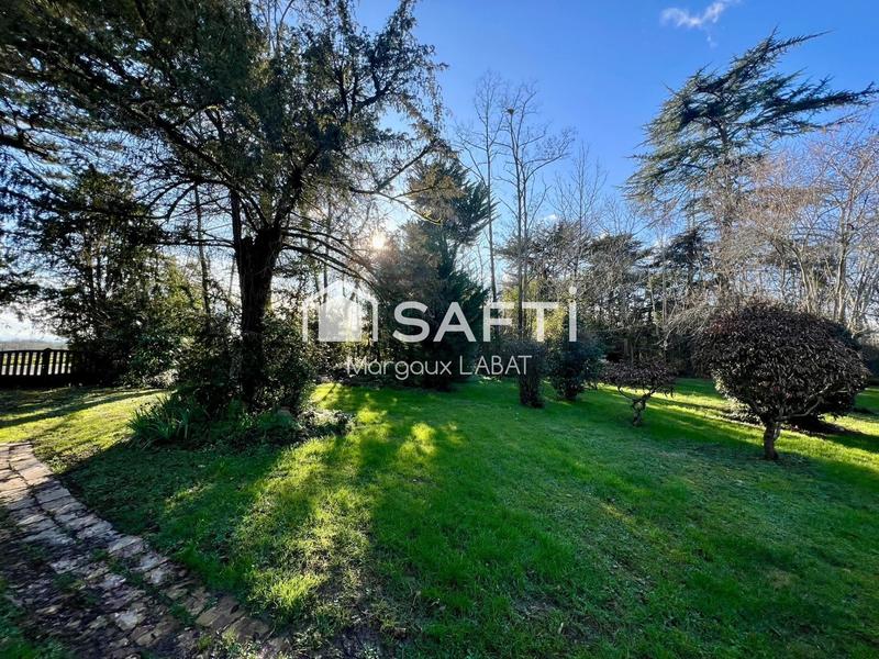 Maison - 380 m² - 10 pièces