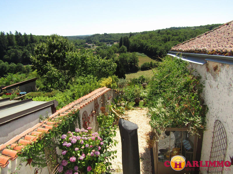 Maison traditionnelle - 102 m² - 5 pièces