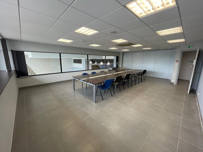 Local commercial - 1 150 m²