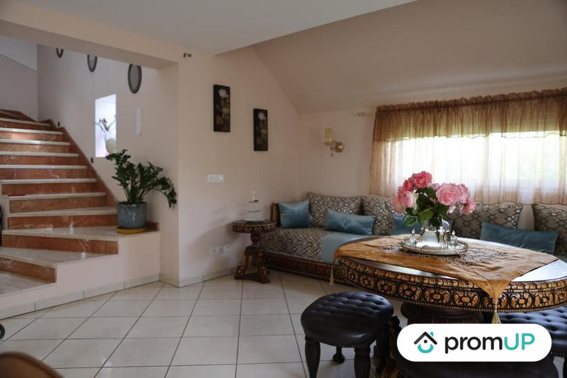 Maison contemporaine - 221 m² - 6 pièces